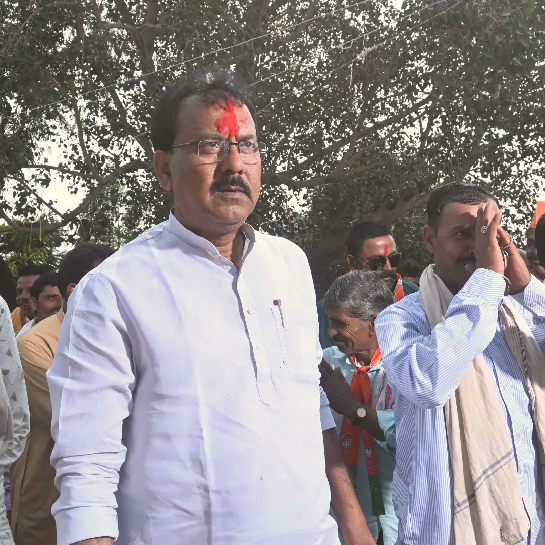 MLARajeshShukla's tweet image. जय भाजपा, तय भाजपा 

बिजावर विधानसभा के अंतर्गत, आज ग्राम पंचायत मोटी, श्यामरा , पुनगुवा में जनसंपर्क करके ग्राम वासियों से मुलाकात की एवं सभी से भाजपा को समर्थन देने के लिए निवेदन किया...

#बिजावर_विधानसभा #RajeshShukla