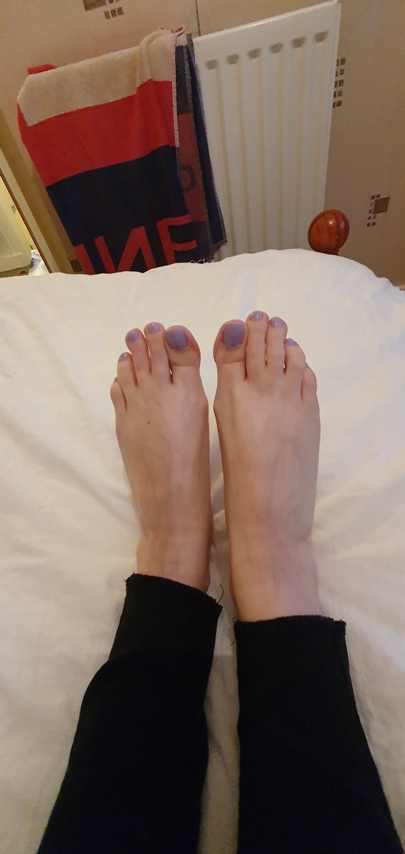 MsPetiteFeetx's tweet photo. #Feet #Milf #Toes https://t.co/a0j9klE9MA