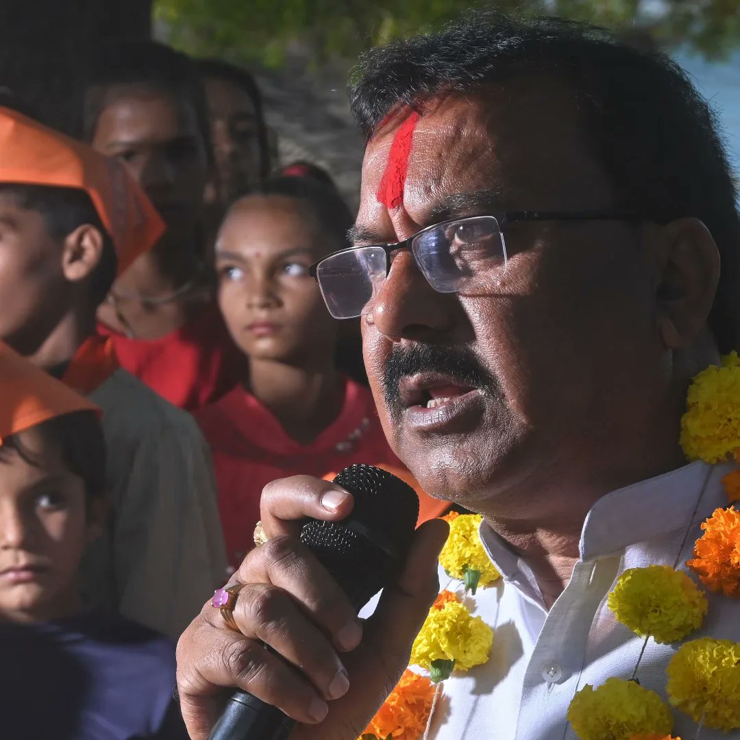 MLARajeshShukla's tweet image. जय भाजपा, तय भाजपा 

बिजावर विधानसभा के अंतर्गत, आज ग्राम पंचायत मोटी, श्यामरा , पुनगुवा में जनसंपर्क करके ग्राम वासियों से मुलाकात की एवं सभी से भाजपा को समर्थन देने के लिए निवेदन किया...

#बिजावर_विधानसभा #RajeshShukla