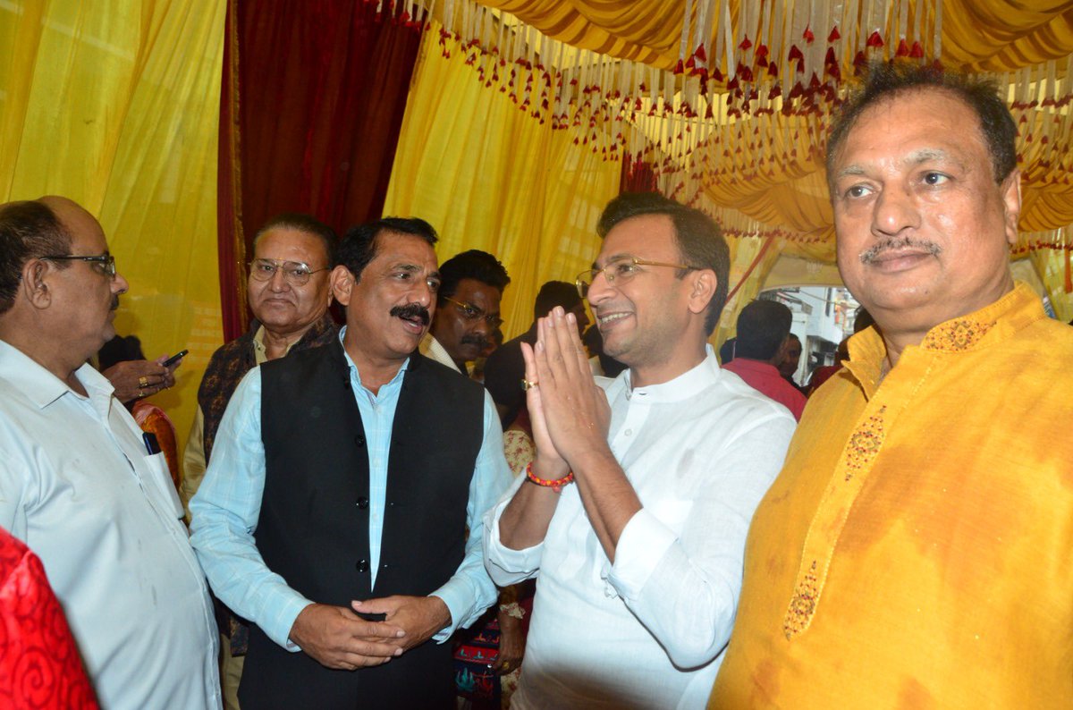 vaishyakul's tweet photo. वार्डों के निगम पार्षदों एवं मंडलों के ���ध्यक्षों की सम्माननीय उपस्थिति रही।
वैश्यकुल परिवार डॉ अनिल गोयल जी के दीर्घायु, उत्तम स्वास्थ्य और यश की कामना करता है। https://t.co/EXZ6mllYD1