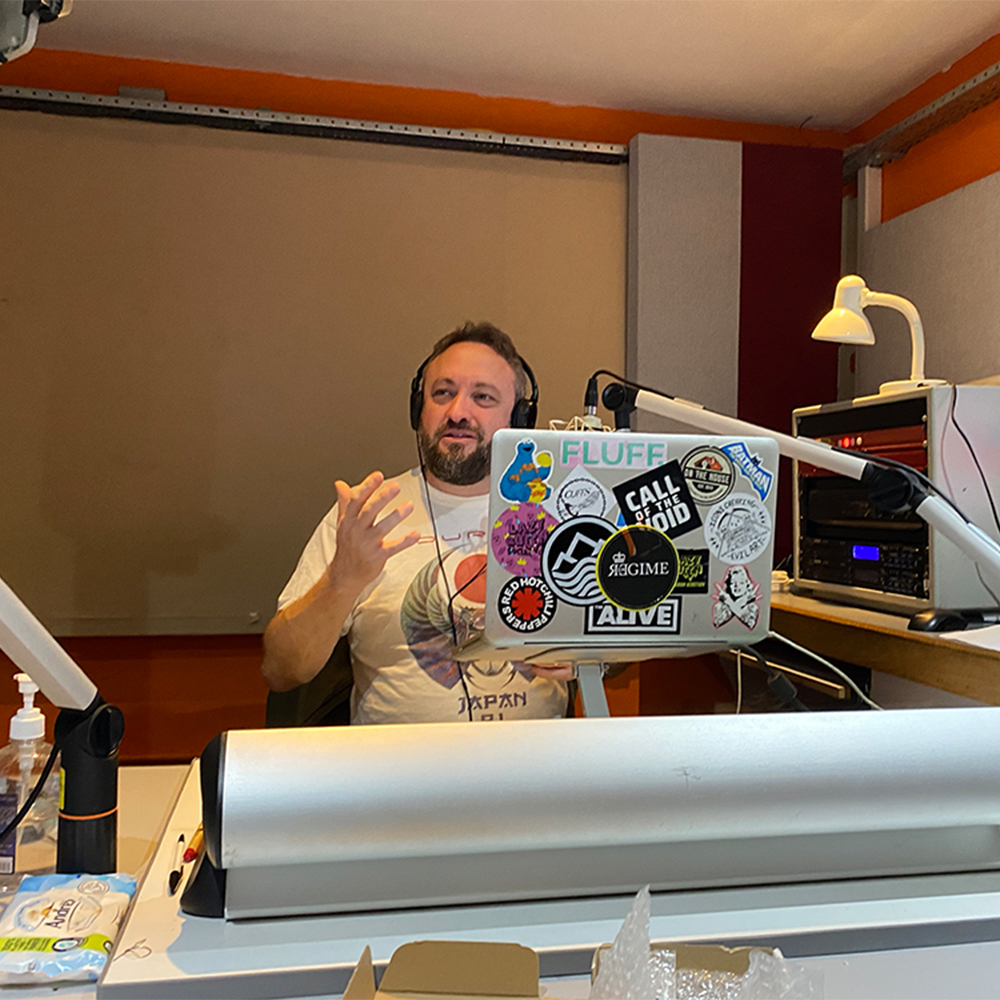 Our great Plymouth team were interviewed by @musomusouk’s Steve Muscutt on @phonicfm recently to talk about their unique careers, play through an eclectic mix of music and their roles at dBs Plymouth! Check it out here: eu1.hubs.ly/H067Kxn0 #plymouth #dbsinstitute