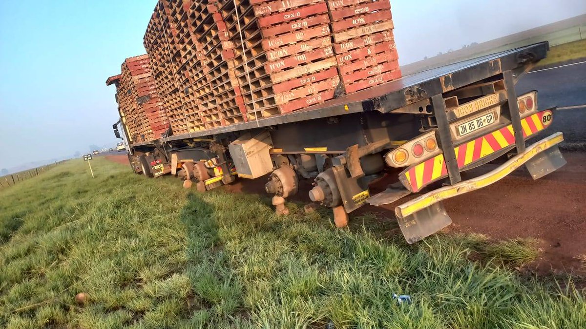 6 wheels stolen from this truck near Ogies this morning