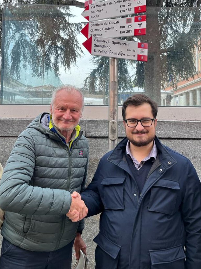 quaderno_re's tweet photo. Firmato accordo tra @ComuneRE  e @CAI150 #ReggioEmilia per gestire la rete sentieristica comunale. Grazie a questa collaborazione, entro il 2024 apriremo tutti e 23 i nuovi sentieri del progetto #ReggioEmiliaCittàdeiSentieri portando la rete dei sentieri urbani a 260 km🍃👟 https://t.co/YD7AUACVOM