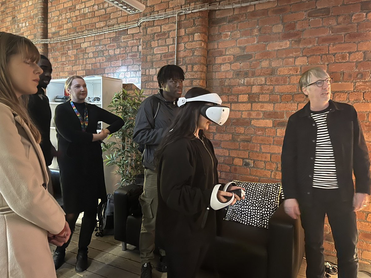 We had a blast hosting the second- year Computer Science students from The University of Liverpool! 🎓 The students got to talk with our ML, art, and programming teams 💻🤖And ended with a dive into the upcoming Border Bots VR! Thank you for visiting @LivUni @livunicareers