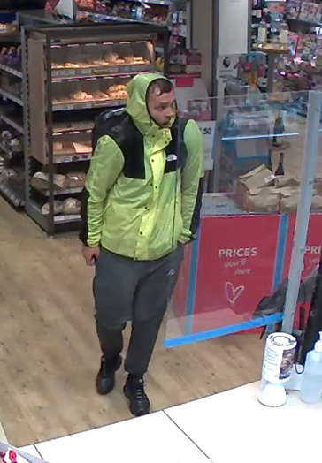 WestYorksPolice's tweet photo. Kirklees Police would like to identify this man in connection with a burglary in Meltham in which an elderly woman's wallet was taken. Do you recognise him?
https://t.co/W3652f6Flc https://t.co/DRLIJ1vGC8