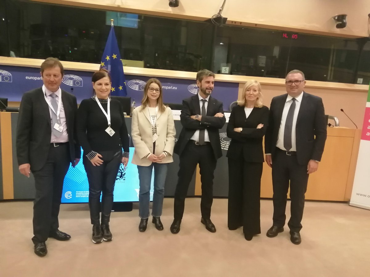 A Bruxelles riunione della Rete Europea dei Difensori Civici: focus sulla difesa civica e norme etiche. coordifesacivicaitalia.it/?p=1244 <a href="/Europarl_IT/">Parlamento europeo</a> <a href="/ansaeuropa/">ANSA Europa</a> <a href="/EUombudsman/">European Ombudsman</a> <a href="/vgasparrini/">Vittorio Gasparrini</a> <a href="/DifensoreL/">Difensore Civico Lazio</a>