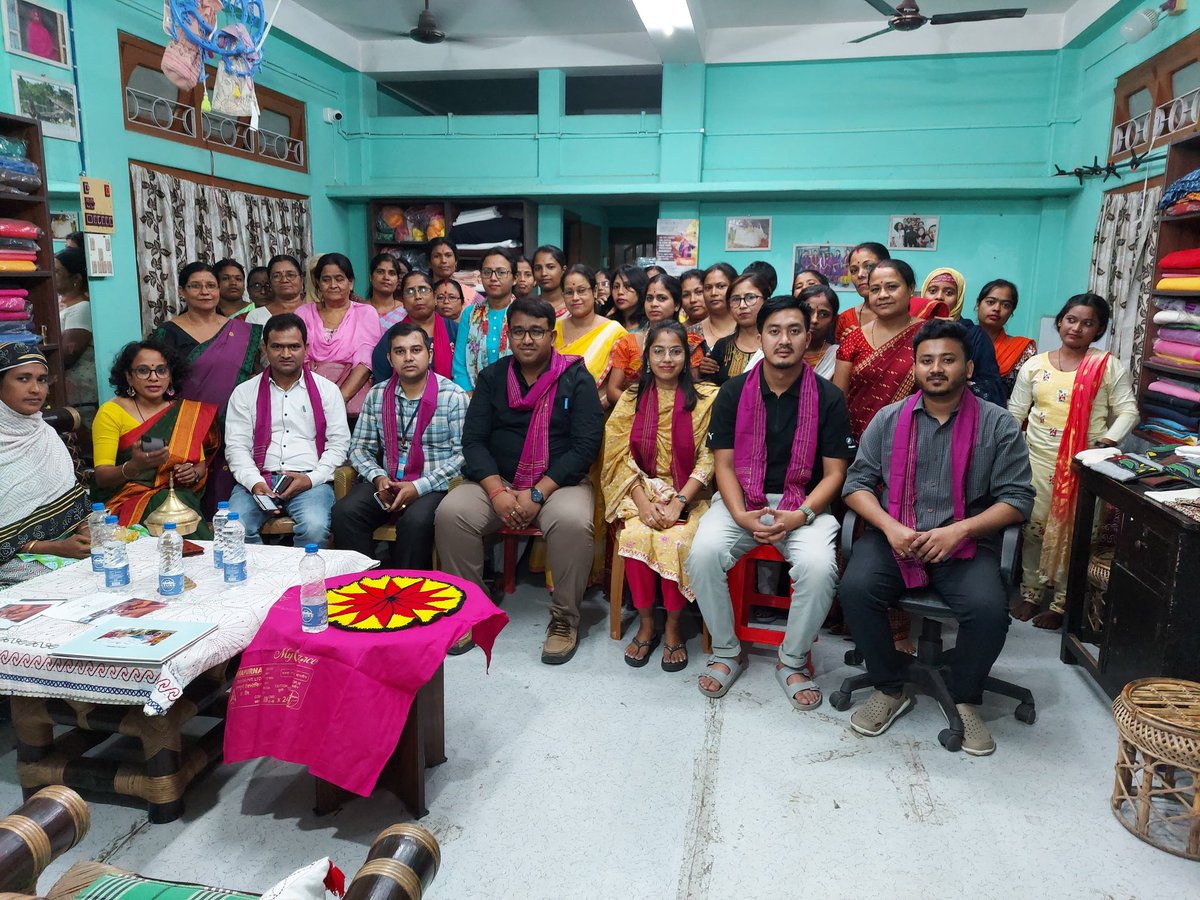 AssamInd_com's tweet image. Barpeta's Handloom Society strides into women's empowerment with skilled  artisans embracing new opportunities. With @AIDC's backing through  Canara Bank under PMEGP &amp;amp; PMFME schemes, we're dedicated empowering women in entrepreneurship. #EmpowerWomen  #AssamHandloom #InvestAssam