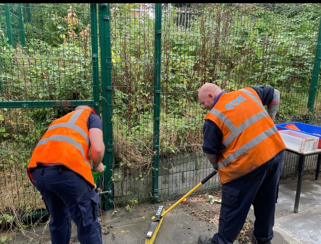 cdegroup's tweet image. Congratulations to our Monkstown main assembly and electrical teams, who recently visited Glenveagh School to provide their gates and railings with a much-needed coat of paint and trim the bushes around the school playgrounds. 🌳👏

#EngineeredForYou #Volunteering #CharityWork