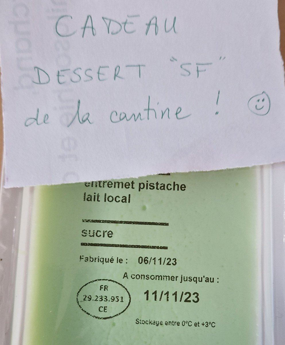 Les collègues qui me font des cadeaux 🤣👽