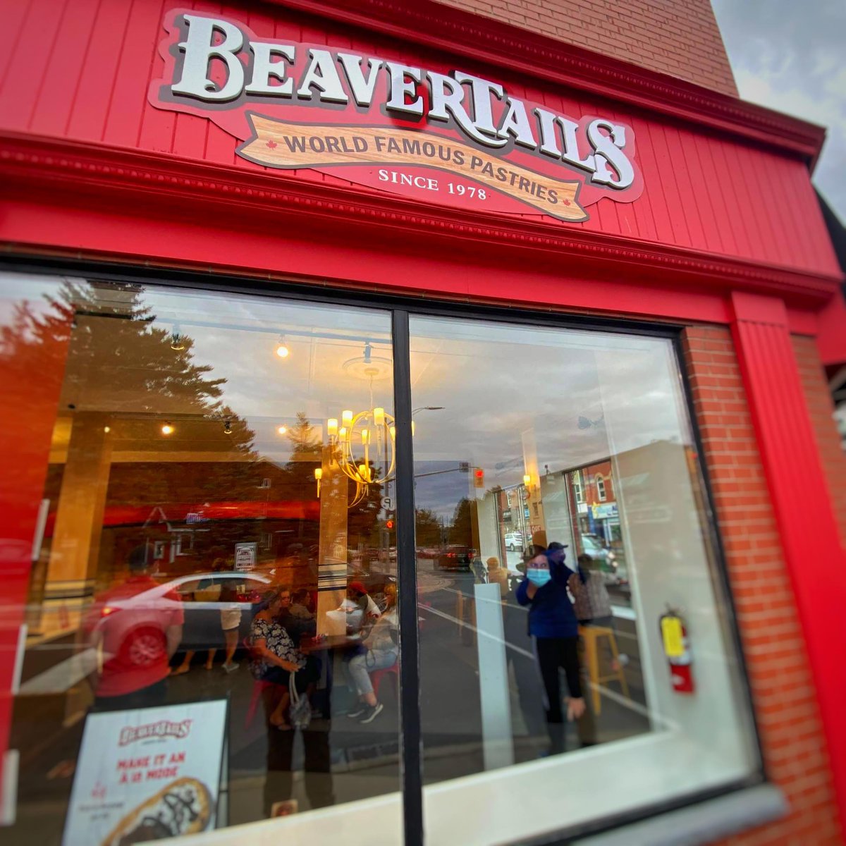 BeaverTails in Huntsville, Ontario

We've been huge fans since we tried BeaverTails during our weekend getaway in Ottawa. At this little spot, their specialty is in the name. A BeaverTail is often descri...
#beavertails #huntsville #ontario #huntsvilleontario #wheretoeatinontario