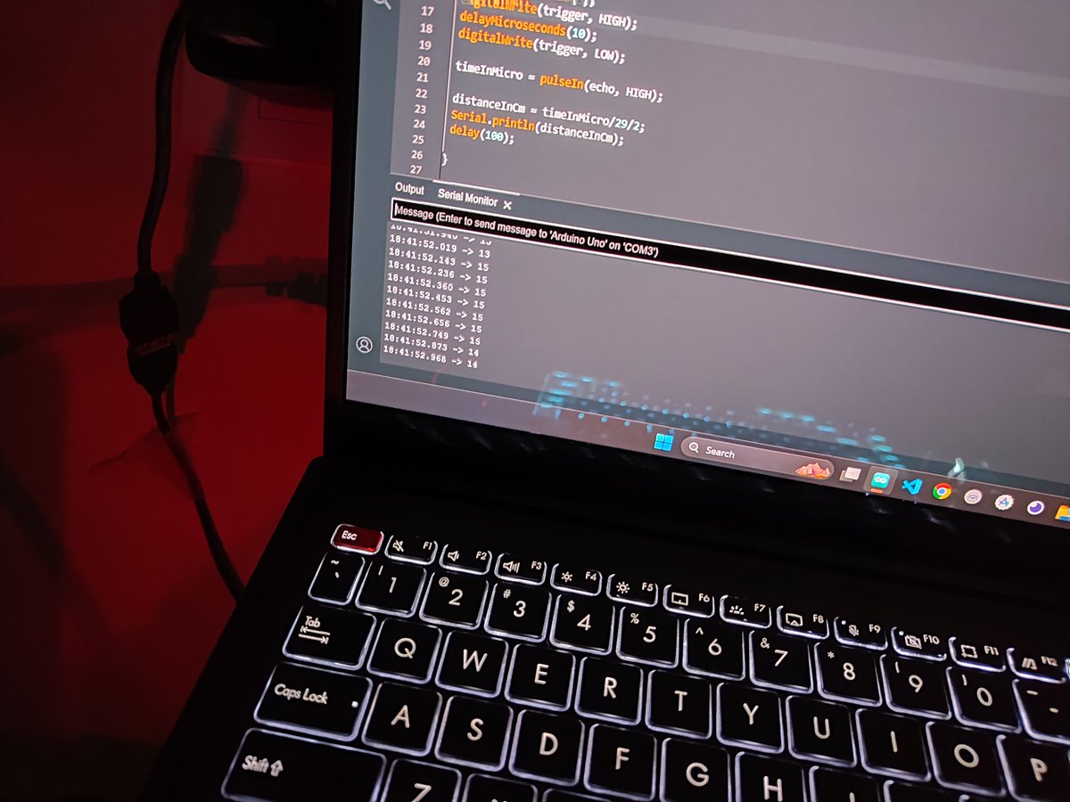 utkarshdev_'s tweet image. It was a lot of fun building a distance calculator with the ultrasonic sensor 😁.
The sensor first displayed only zeros due to loose connections, but I&apos;m delighted it worked in the end.
#arduino #electronics #arduinoproject