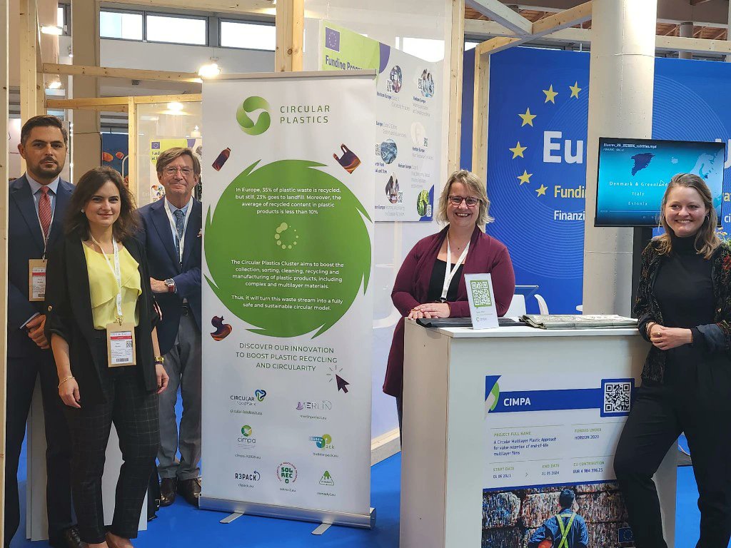 Last day at #ecomondo2023 in the EU stand !! Come to learn about EU funding opportunities and discover the EU-funded project's solutions that are driving the transition towards the #circulareconomy♻️ #CIMPA #CircularPlasticsCluster