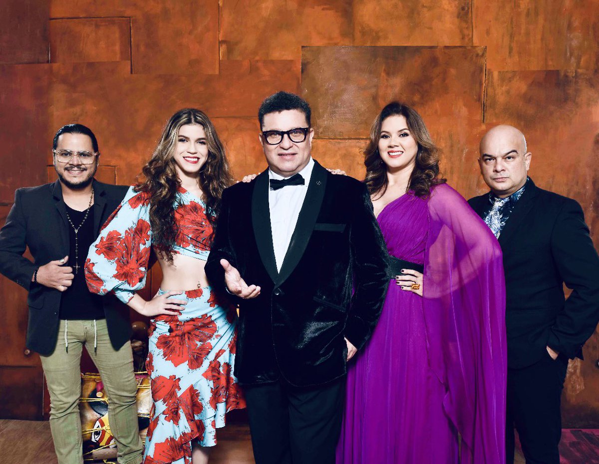 JuventinoOjito's tweet photo. ¡Buenos días! Hace 25 años propusimos mezclar sonidos del folclor, la música tropical y el dancehall en un "coctktail" musical que llamamos "Mosaico No. 2". ¡Gracias! seguimos con ustedes. https://t.co/NTLjPtdGwM https://t.co/5QqfZZ2J7y