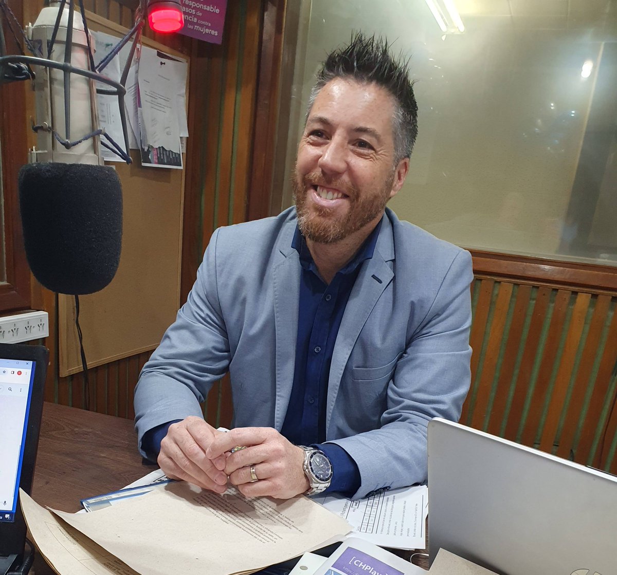 RadioChubut's tweet photo. #AhoraEnAM580 

📲 Nos visitan en nuestros estudios Sebastián De la Vallina y Juan Aguilar 

#60añosRadioChubut #LU20 #Aniversario #Patagonia  #Chubut #Trelew #Identidad #Compromiso #Audiencia #VIRCh #Famili https://t.co/8MU6OUj0ea