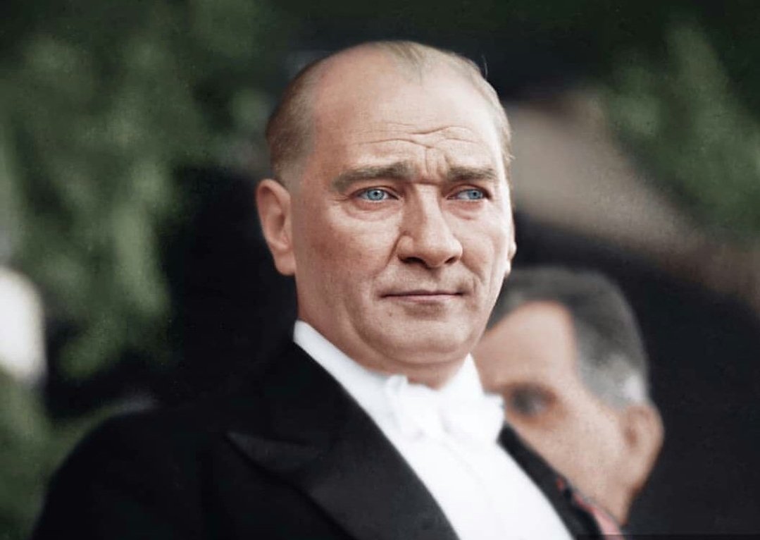 Mustafa Kemal ATATÜRK sayesinde laik bir Türkiye Cumhuriyeti'nde yaşıyoruz. Sevgiyle, saygıyla ve minnetle atamızı anıyoruz.