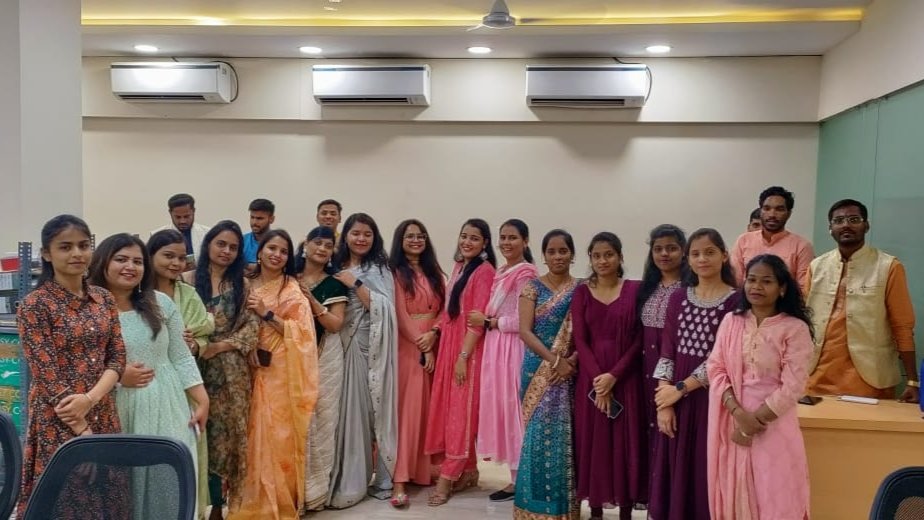 nict_tpl's tweet photo. We hope you have a healthy, prosperous, and blessed Diwali. A very happy Diwali to you and your family!

#HappyDiwali #nictian #diwali2k23 https://t.co/LCD0CW3HAa