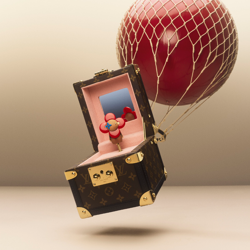 LouisVuitton's tweet photo. Holiday Season. Light up winter celebrations with a touch of sparkle – unveiled through the Maison’s selection of Fine Jewelry, Art of Living creations, and scintillating accessories. Discover #LouisVuitton's Gift Guide.

#LVGifts