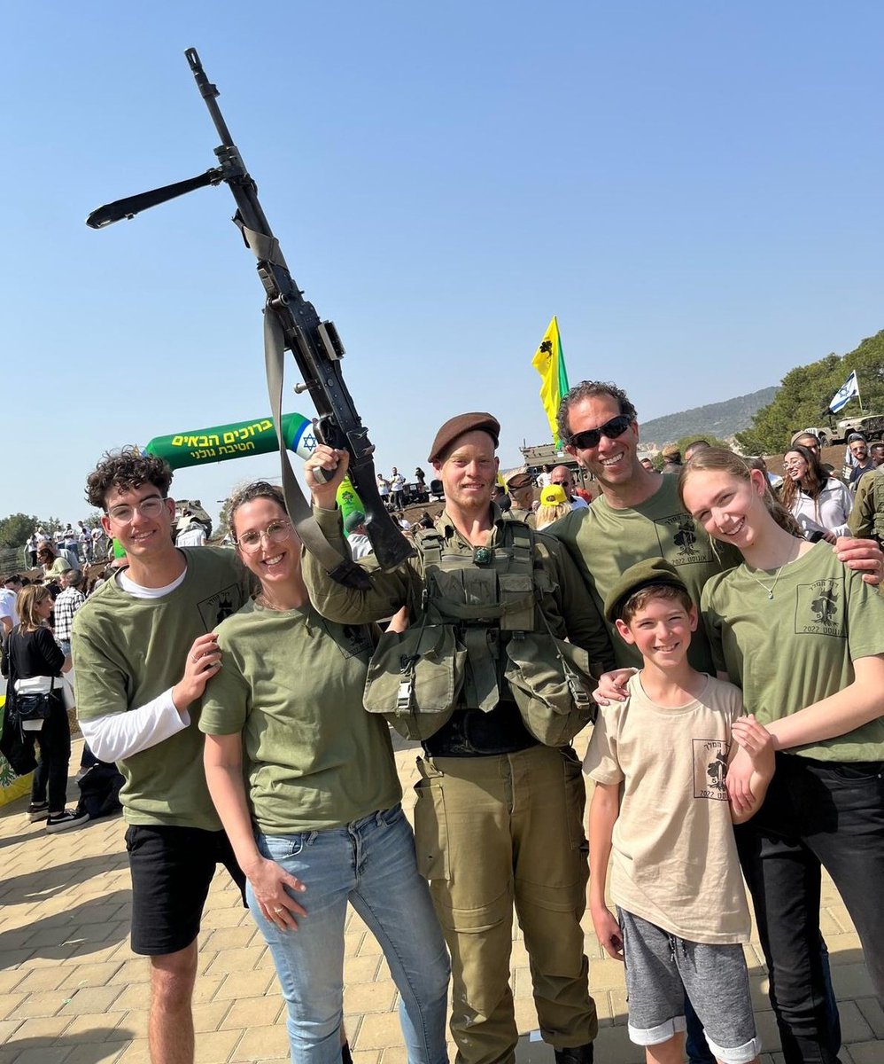leshinuy's tweet photo. מתחילת המלחמה, אנחנו מקבלים שאלה אחת - למה אתם נלחמים בהחלטה של משפחות חרדיות לקבור את יקירם שנפל, בקבורה אזרחית, אין לכם כבוד למשפחות שכולות - למה אתם מתעקשים להדגיש את בחירת החללים לצאת מהחברה החרדית ובכך לצער משפחות חרדיות שאיבדו את בנם.

התשובה - לנו מותר וזו חובתנו>> https://t.co/C3ch6xnEOx