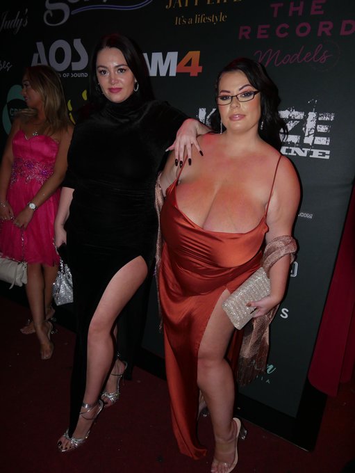 I am definitely still hurting from two nights ago but I had such a lovely time  and meet so many beautiful<a href="/tag/mvsales"class="tags"><span>#mvsales</span></a>