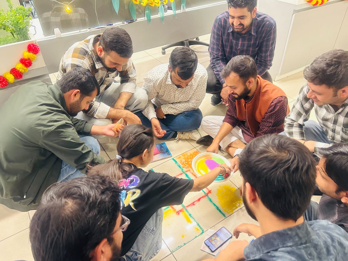 icode_labs's tweet image. 🎨Rangoli competition in full swing!

Let’s see 👀 Which team will capture the essence of diwali in their vibrant masterpiece?💚💛🧡❤️🩷💙💜🩵🤍

#rangoli #rangolicompetition #officecelebration #diwalicelebration #festivevibes #colourful #funatwork #employeeengagement