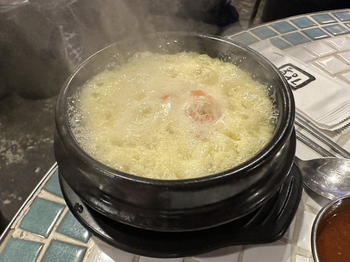 krungy21's tweet photo. 오늘의 메뉴는 삼겹살,목살,갈매기살 + 계란찜, 고추장찌개, 우렁된장밥, 물냉 😋 https://t.co/7PzE2NXMHv