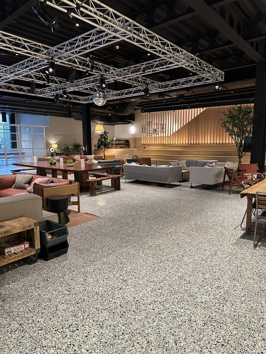 Back in my Leeds remote office today. Just 👌🏼

<a href="/DepartmentUK_/">Department</a>