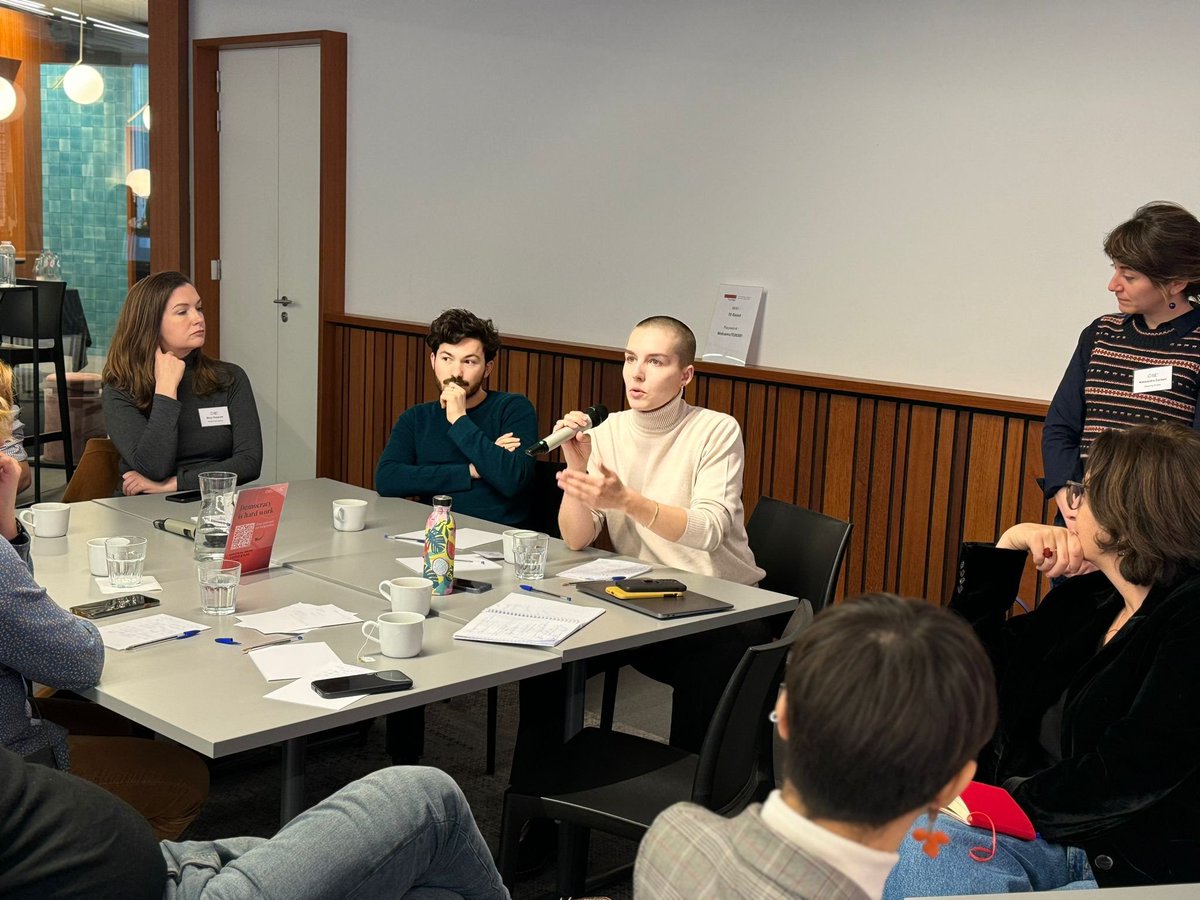 Providing concluding remarks from our #EYL40Brussels roundtable on #DemocraticInnovation, Mara Kroth, Co-Founder of GoldenMe, stresses that political conversations should not just happen right around elections. It needs to be an ongoing process.