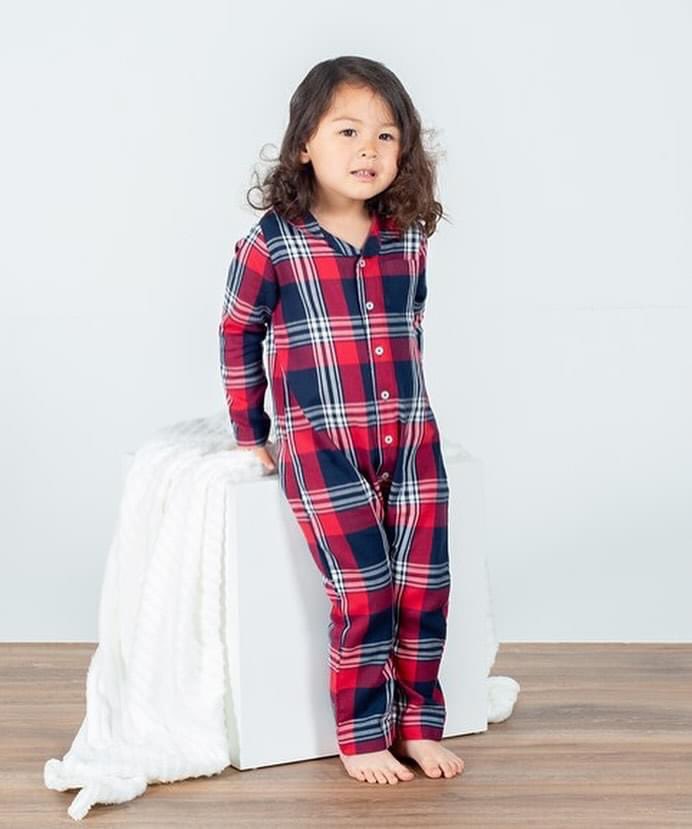 JasperDeneken's tweet photo. “Winterse gezelligheid ten top! 🍵 Ontdek het ultieme comfort van onze Reprotex onesies. Warm, stijlvol én personaliseerbaar met je naam of logo. Maak je winter extra knus! ❄️ #WinterComfort #ReprotexOnesies #Personalisatie #WarmInStijl” #reprotex #puntnl https://t.co/ZCs87A4DGK