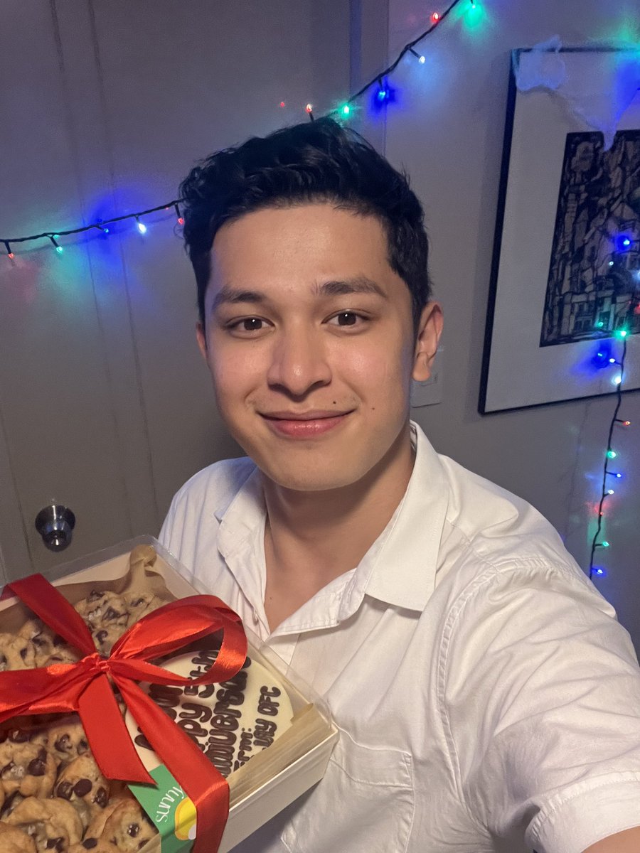 AljonMendoza_'s tweet photo. Hello guys. Kakauwi ko lang from school. Medyo naging busy this week sa academic and thank God natapos ko na ang 1st sem today. Muntik ko na rin makalimutan na 5th anniv ko pala ngayon since pbb. Maraming dapat ipagpasalamat. Thank you for this treat ❤️ happy anniv Charmers 💙 https://t.co/A6EGDrhQsC