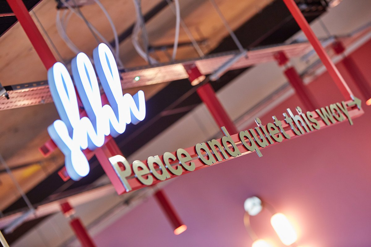 allsfar's tweet image. Our products are thoughtfully designed to reduce noise and create calm. Read out top tips to improve your workplace acoustics bit.ly/3UYsJGH #creatingcalm #acousticdesign #interiordesign #workplacedesign #officeinteriors