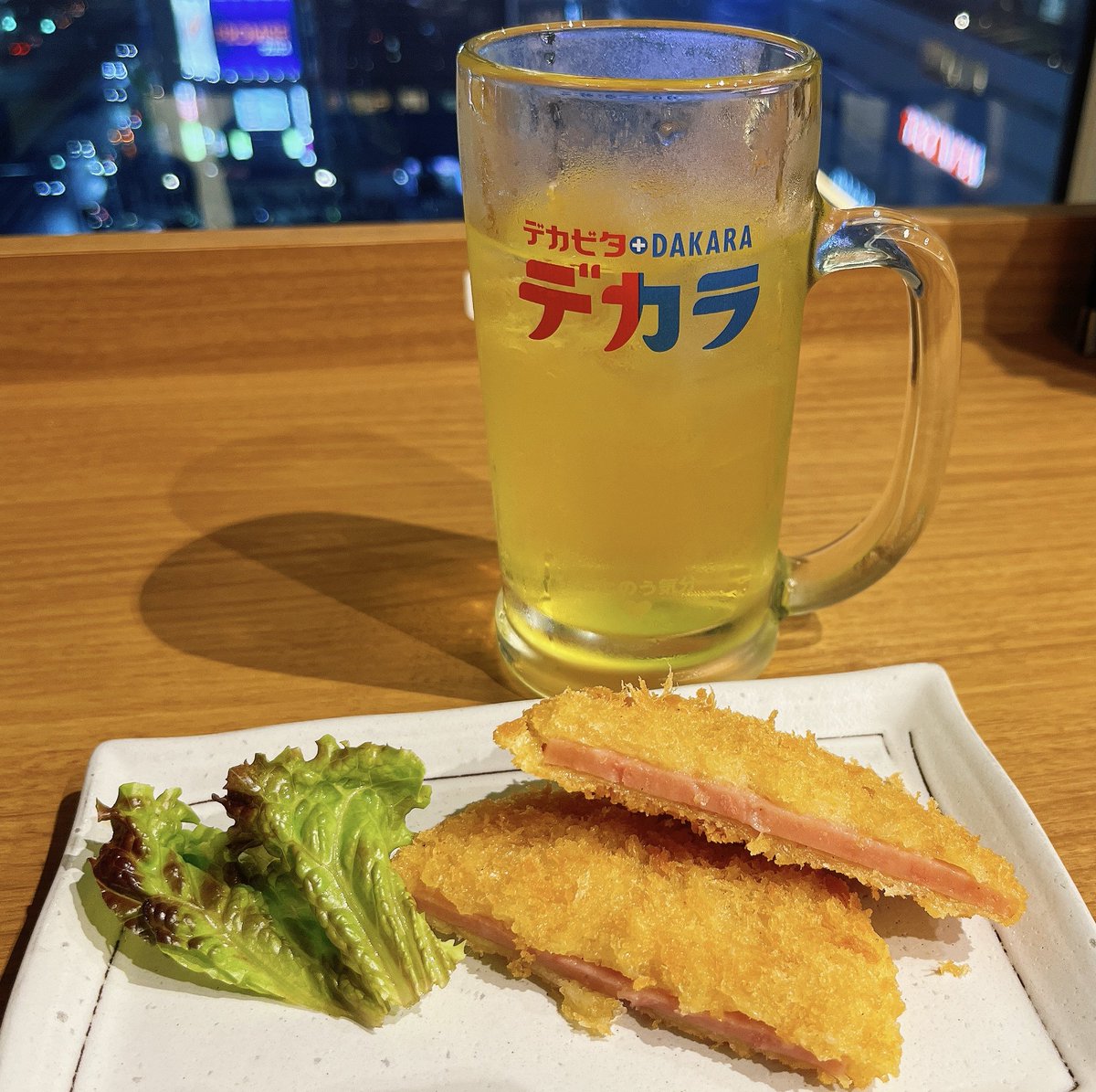 金曜日なので、錦糸町のサウナでオロポならぬデカラを飲みながら、のんびりしてます。
20時のロウリュが一番気合いが入っていて、めっちゃ気持ちいい。