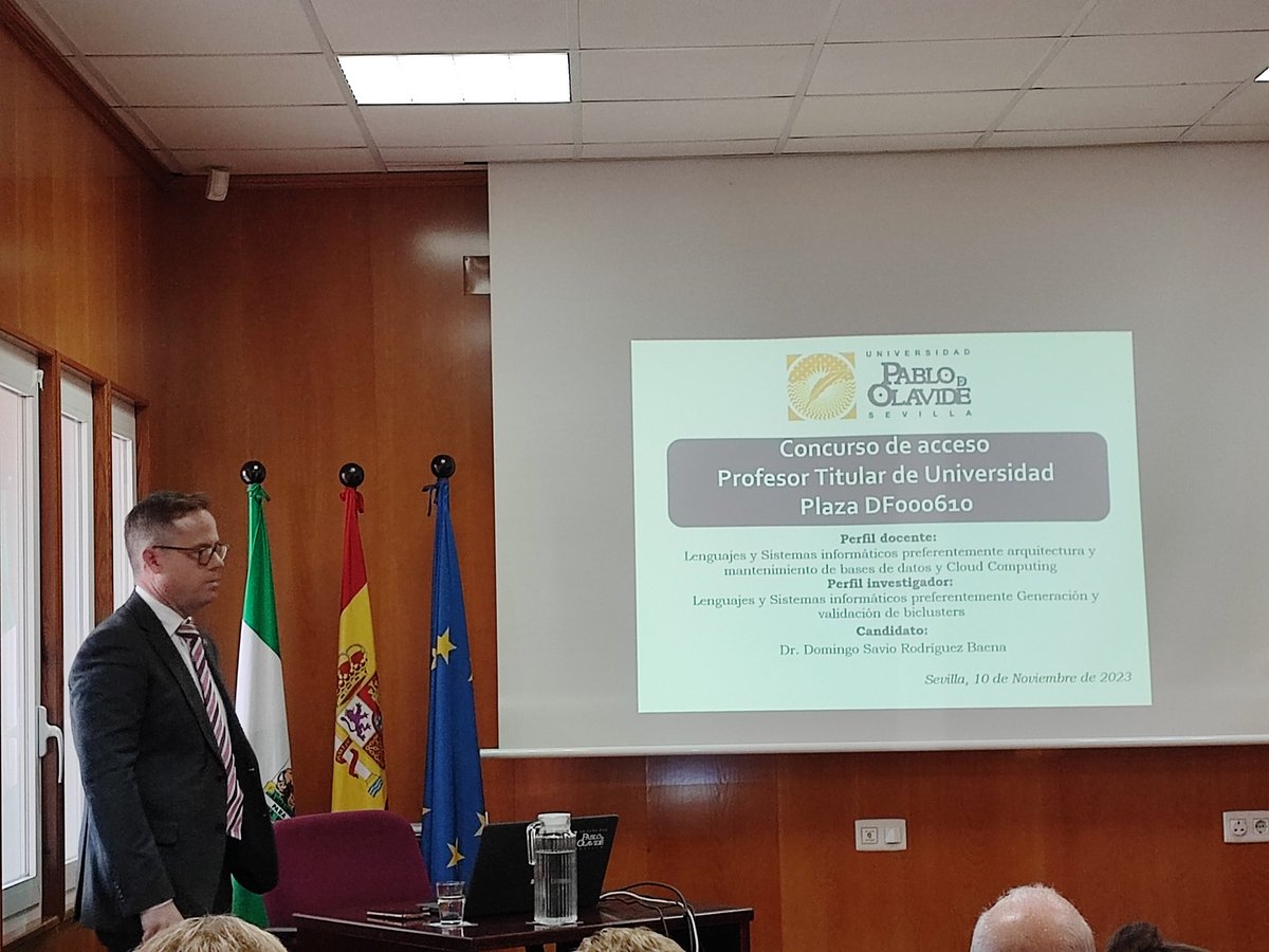 mhhdUPO's tweet photo. Nuestro profesor y coordinador del Máster en Historia y Humanidades Digitales Domingo Savio Rodríguez Baena comienza sus ejercicios en la oposición a plaza de Profesor Titular de Universidad @pablodeolavide https://t.co/IB4l6yVuBy
