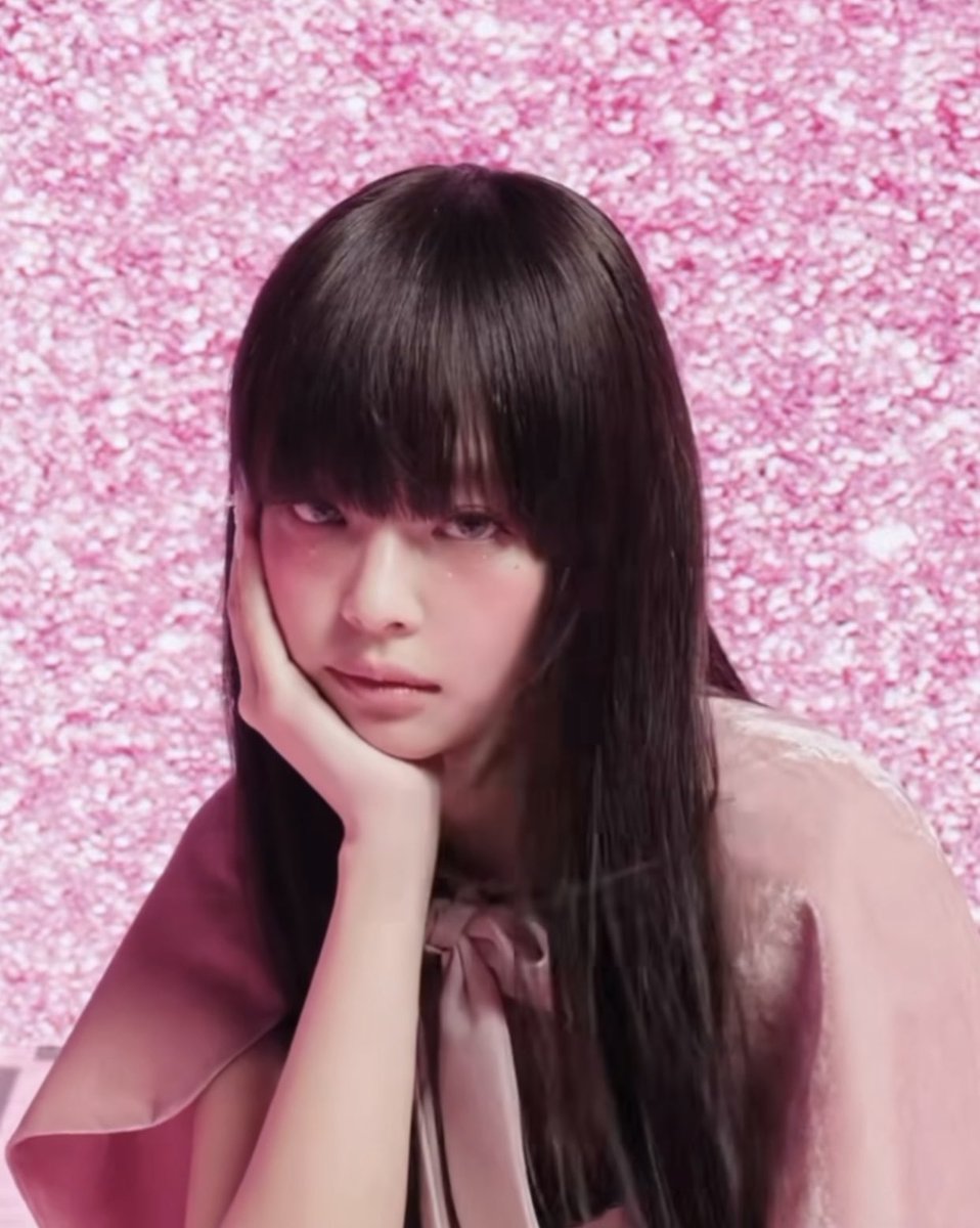 JENNIE NEWS tweet media