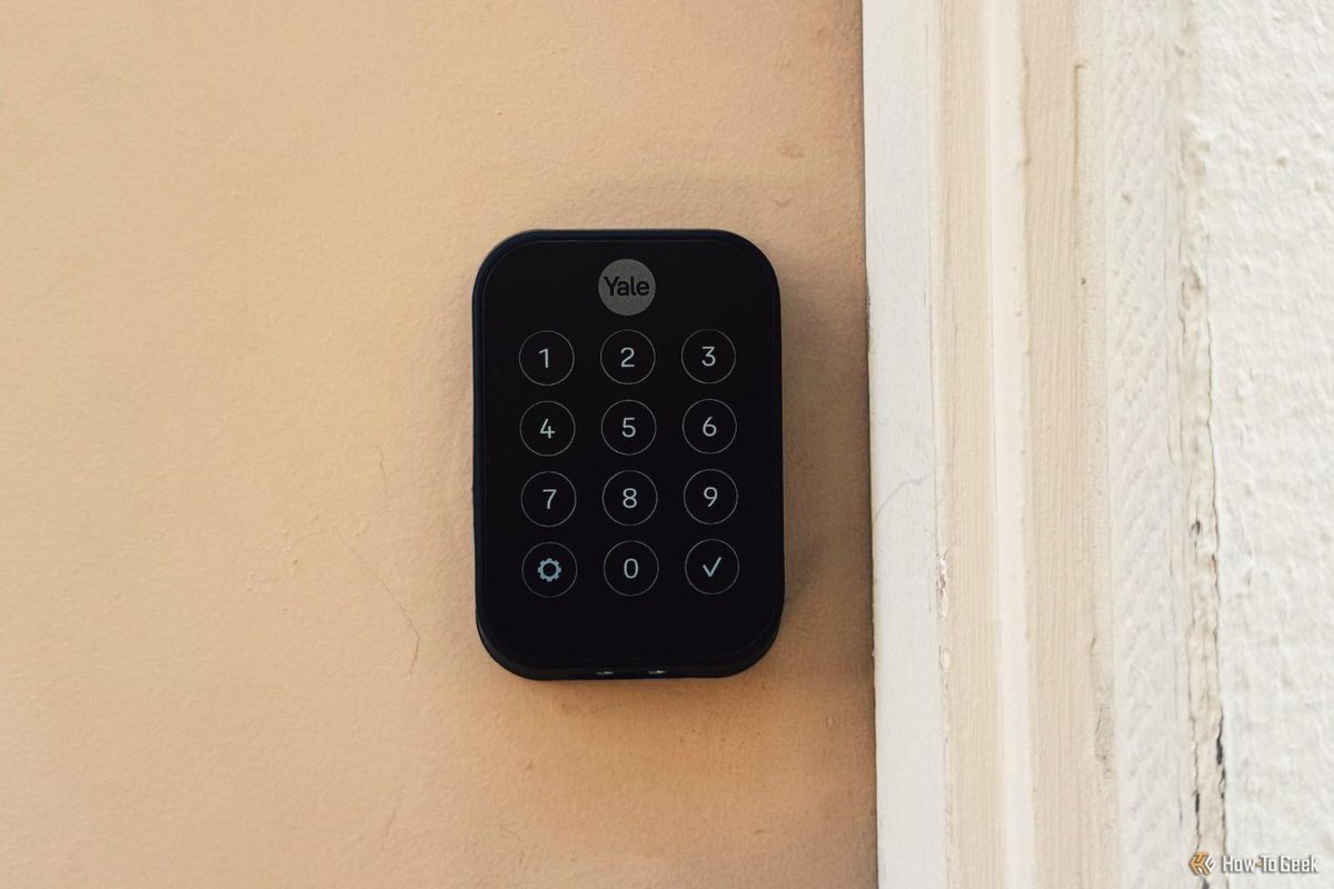 Yale Assure Lock 2 Plus Review: Smart Home Lock for iPhone Owners howtogeek.com/yale-assure-lo…