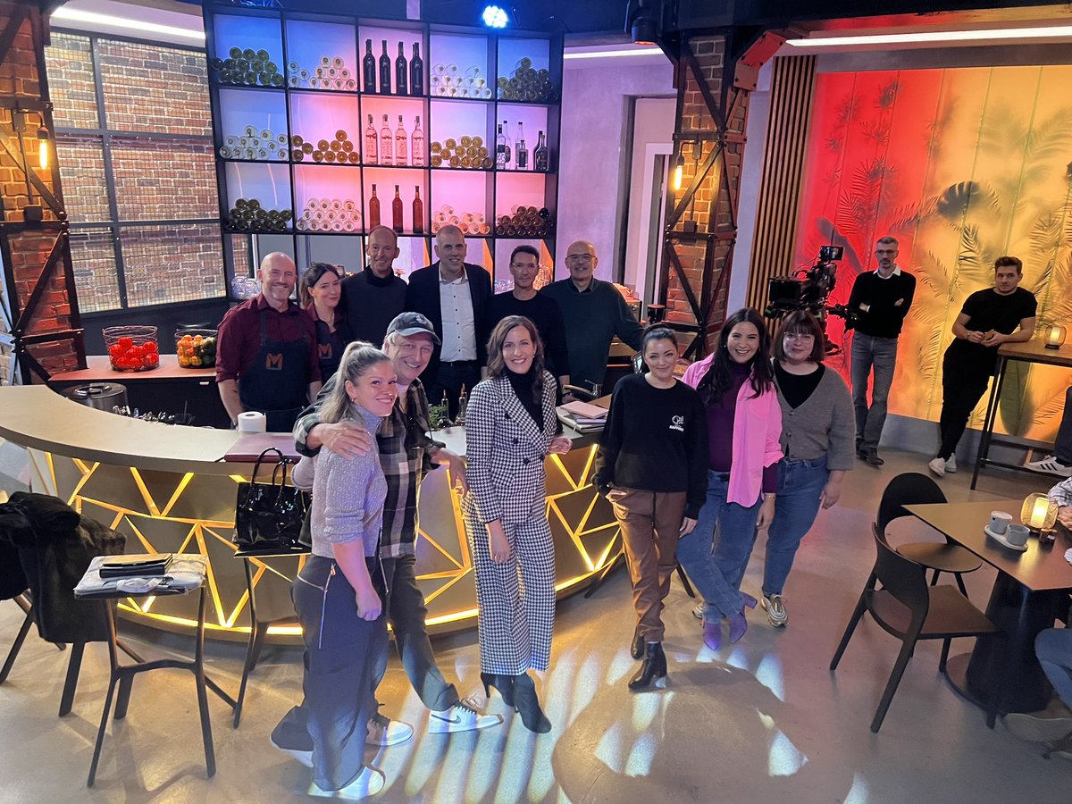 Visiting the set of our popular RTL daily “Gute Zeiten, schlechte Zeiten” – It's been in our program lineup since 1992! A tremendous success!