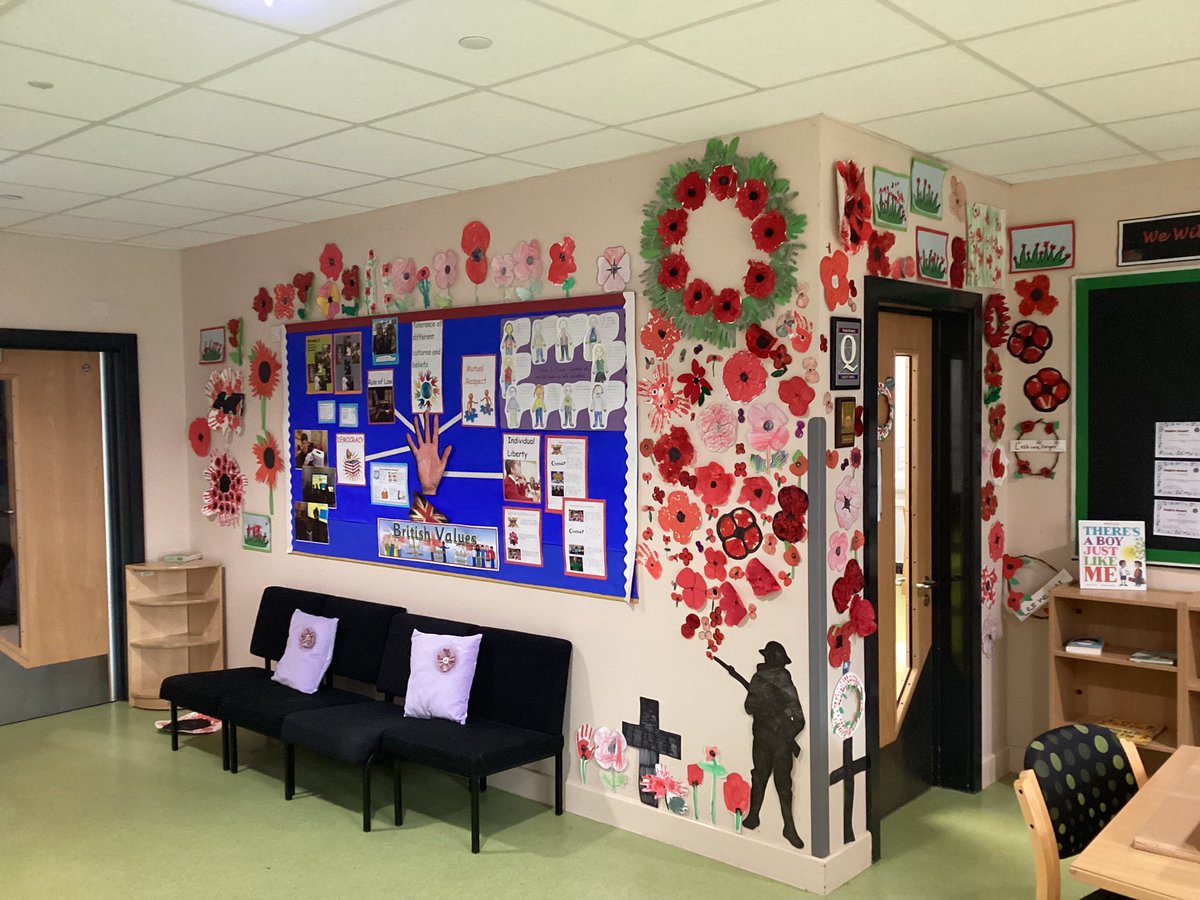Children in <a href="/bentondenesch/">Benton Dene School</a> <a href="/bentondeneprim/">Benton Dene Primary</a> have marked #RemembanceDay through door and corridor displays and taking a moment of quiet reflection to lay candles at the feet of a Tommy to honour those who have fallen in conflict.