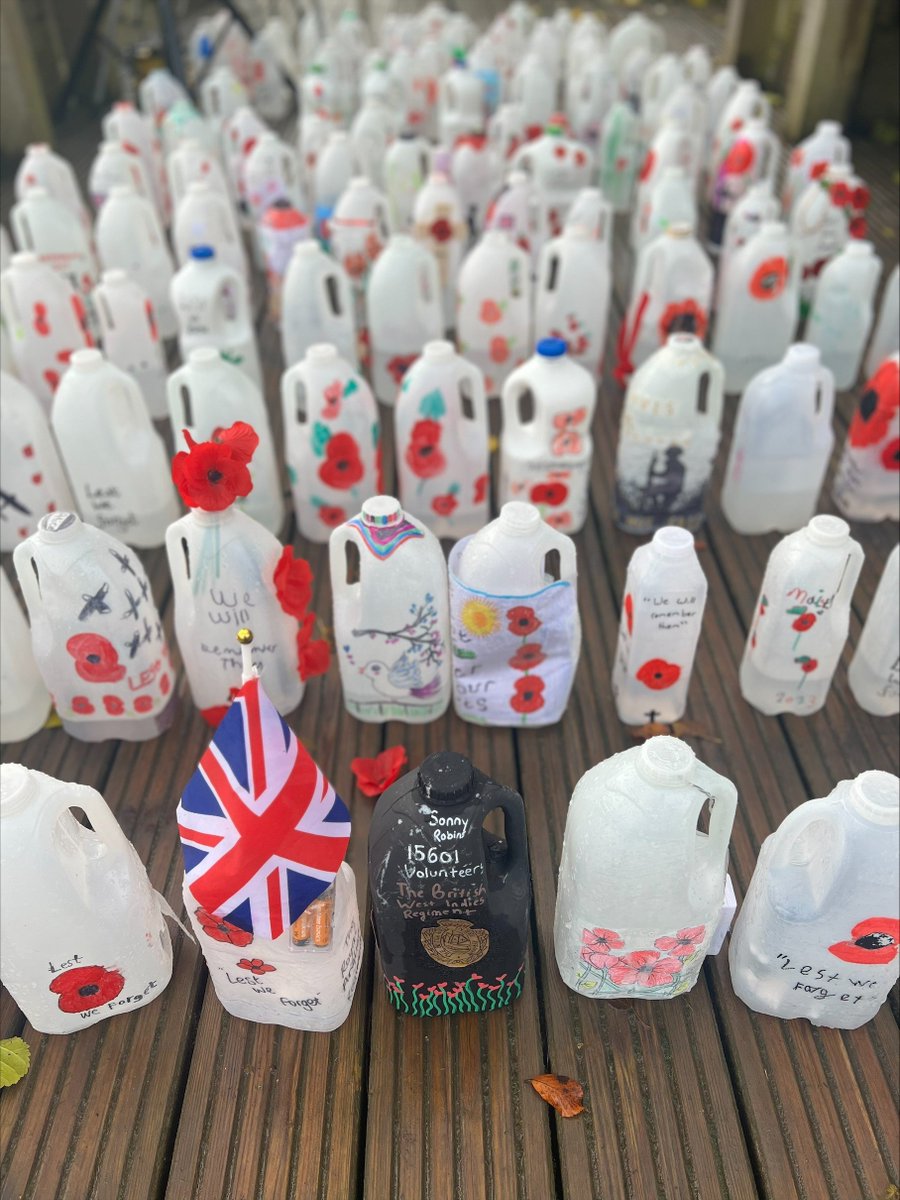 A lovely Remembrance service at South Hill School. Thank you to Year 6 Poets, to Eddie playing 'The Last Post,' our school choir for singing beautifully.