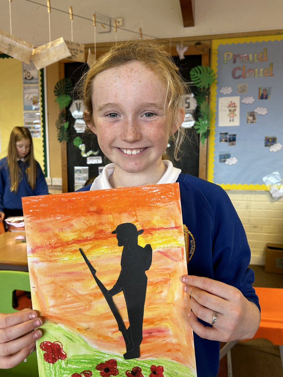 MissKeller9's tweet photo. P6K have spent the morning remembering all of the soldiers who died in WW1. Look at these creations 😍#LestWeForget #RemembanceDay
@Clerkhillschool #reachup https://t.co/Mg4bQs0HIY