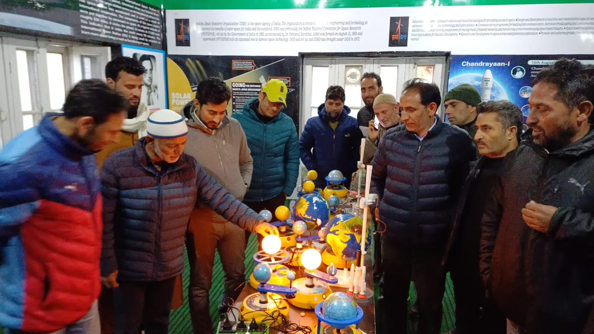 GPSadiwaraA's tweet photo. Celestial bodies like moon, sun &amp; other heavenly bodies can be seen now  from @GPSadiwaraA as GHS Sadiwara gets highly equipped AGAZ LAB through IIT Kanpur
SDM Doru Parvaiz Rehim Tehsildar Khalib Zafar  along with VO Ishfaq Shafi &amp; Adv F A Ganai visited the Lab today during B2V5 https://t.co/S4p1KHSg1n