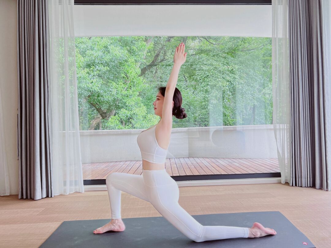 Token24680eth's tweet image. Practice yoga to relax your life, enrich yourself, face everything calmly and embrace life, everything is beautiful.