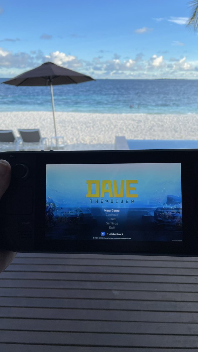 Jon_cybernet's tweet photo. My new wife was extremely impressed when I announced that I intended to stay indoors to play a scuba diving game whilst on our honeymoon on an actual island paradise where scuba diving is actually possible.  @DaveDiverGame https://t.co/QPNbmiWVYn
