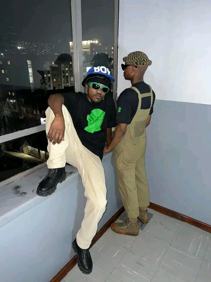 creatives_m's tweet image. THEY JUST ADDED A 🔥TO THE LIKE BUTTON on the same day that @Draft_DC drops another hit song, 

Wae Patlisa ' 🔥😭🤯

This song is a banger!!

Drop a like for 🔥
#BrandedFeatures