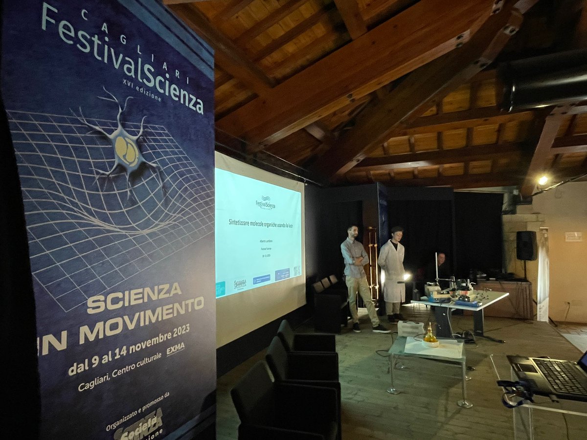 GroupSecci's tweet image. Today @AlbertoLuridia1 , @ladolcevik  and Perry, during the Cagliari Science Festival, told students and teachers about the importance of developing new photoinduced synthetic processes coupled to flow chemistry