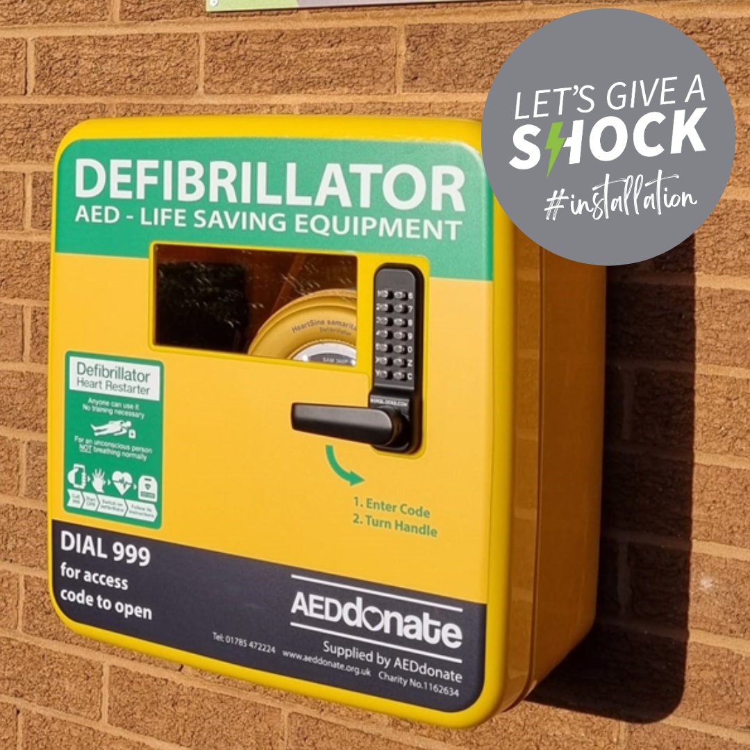 AEDdonate's tweet photo. Happy Friday! 💚

We are installing a new defibrillator in Cannock, Staffordshire today. As always, the defibrillator will be registered with The Circuit and will be available 24/7.

Is your community protected?⚡
https://t.co/nhWZFLoNVG

 #cardiacarrest #defibrillator #AED #CPR https://t.co/SeKHc2b3NZ