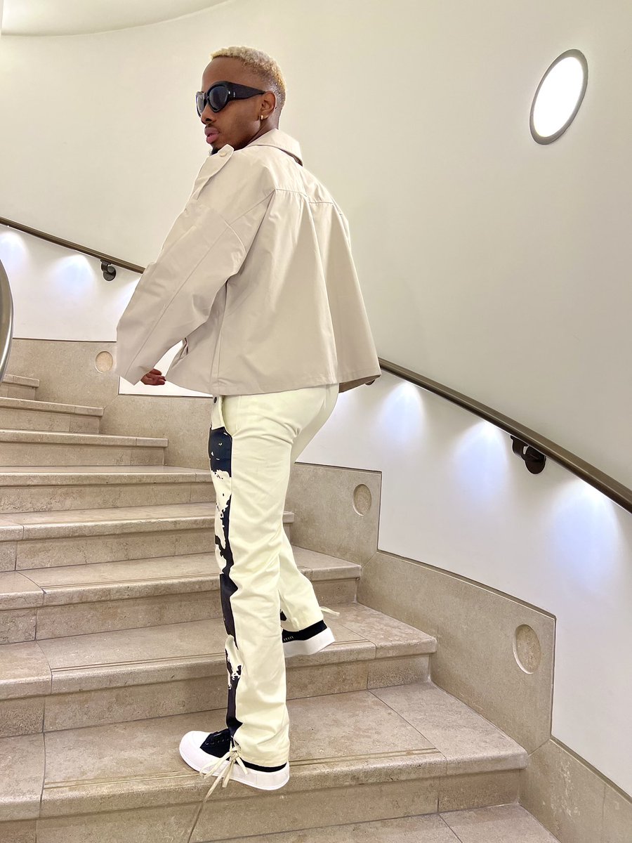 wyclef_kay's tweet photo. Untouchable but you feel me 😉
🎂 +1
 
@boohoomanofficial @boohoo @prada @alexandermcqueen https://t.co/dh4AAdW3aX