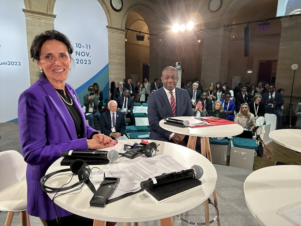 Signing for the International Fund for Public Interest Media @TheIntlFund @ParisPeaceForum @CZacharopoulou