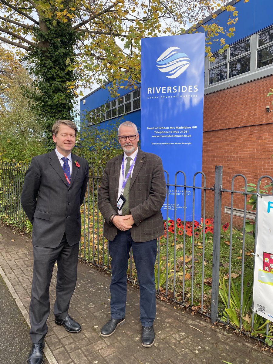Robin Walker (@walkerworcester) on Twitter photo Great to visit <a href="/RiversidesSch/">RiversidesSchool</a> & answer questions from their student parliament as part of #ParliamentWeek Great to visit <a href="/RiversidesSch/">RiversidesSchool</a> & answer questions from their student parliament as part of #ParliamentWeek