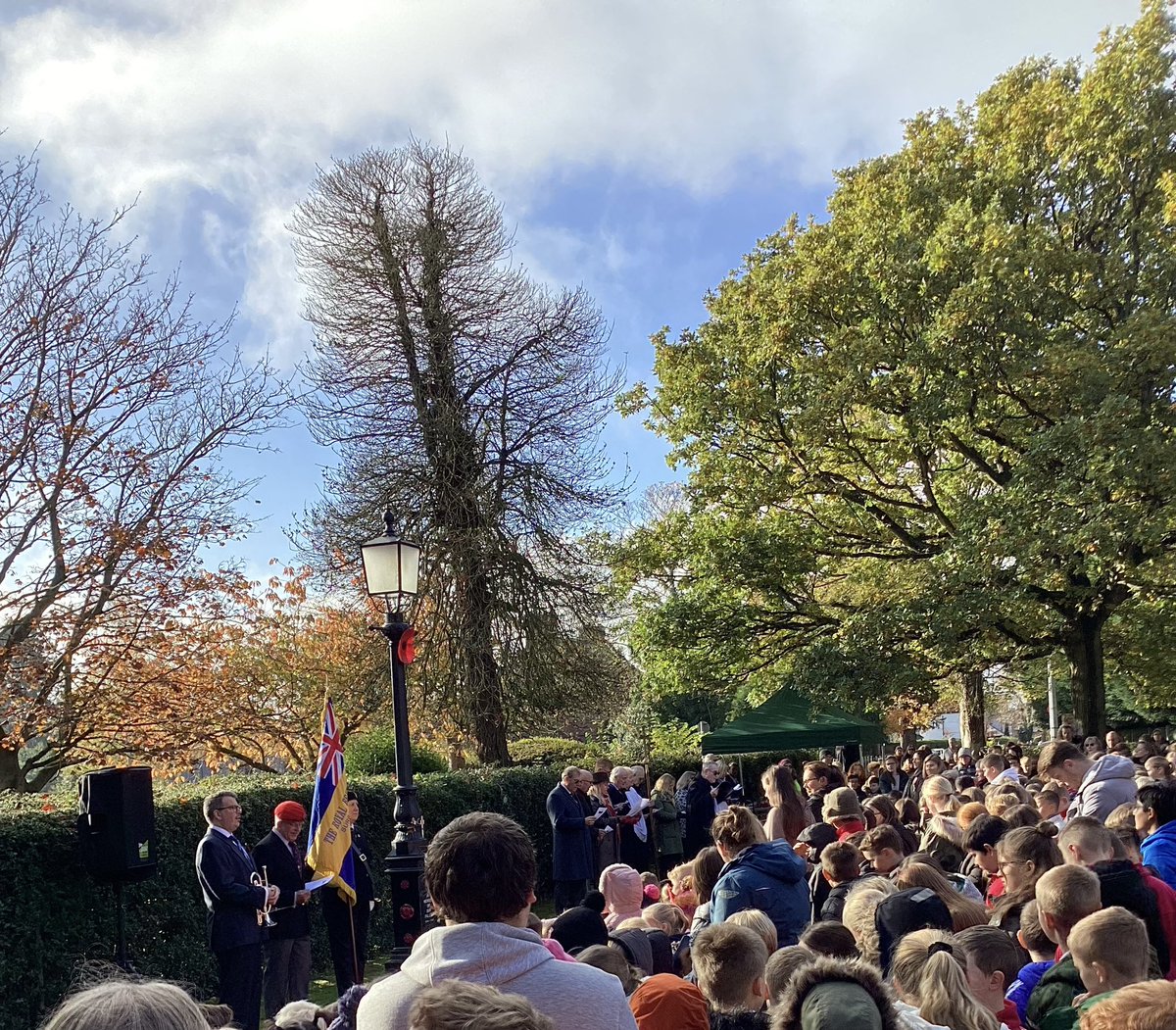 A lovely tribute this morning for remembrance in Pughes’ Paddock this morning- superb poetry recital by our Y6 pupils.