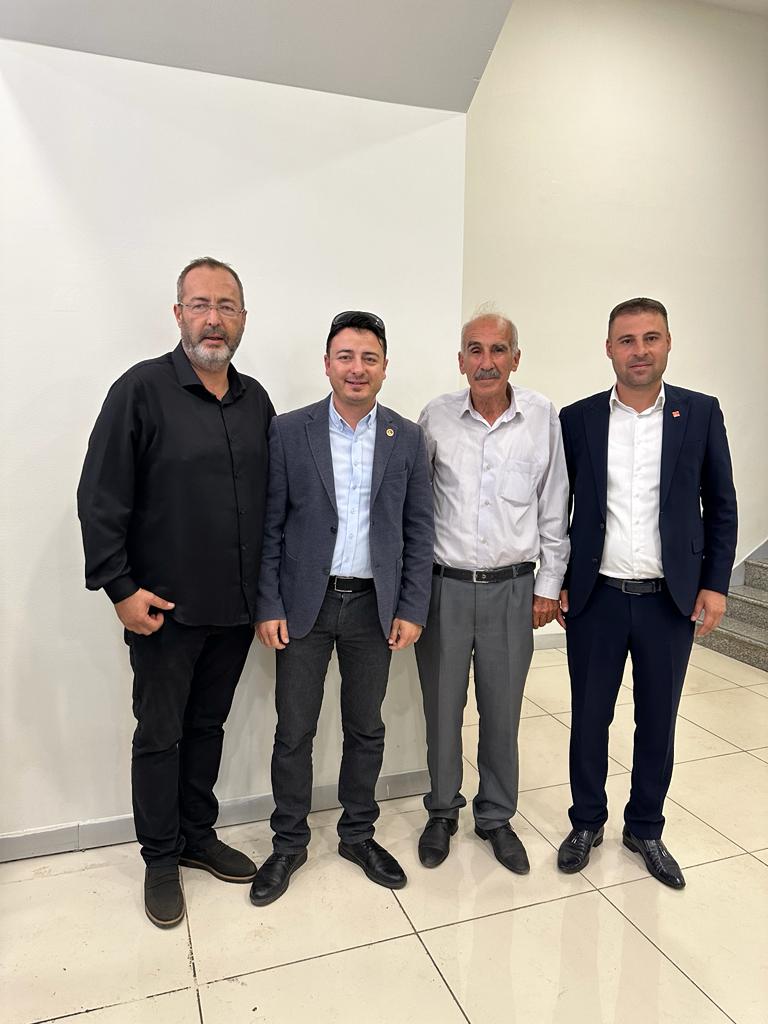 SenkiRemzi's tweet photo. Cumhuriyet Halk Partisi Bayındır İlçe Örgütü'nün yeni ilçe binası açılışına katıldık.Bayındır örgütüne hayırlı olmasını diliyoruz. https://t.co/4L0t2W4GLx