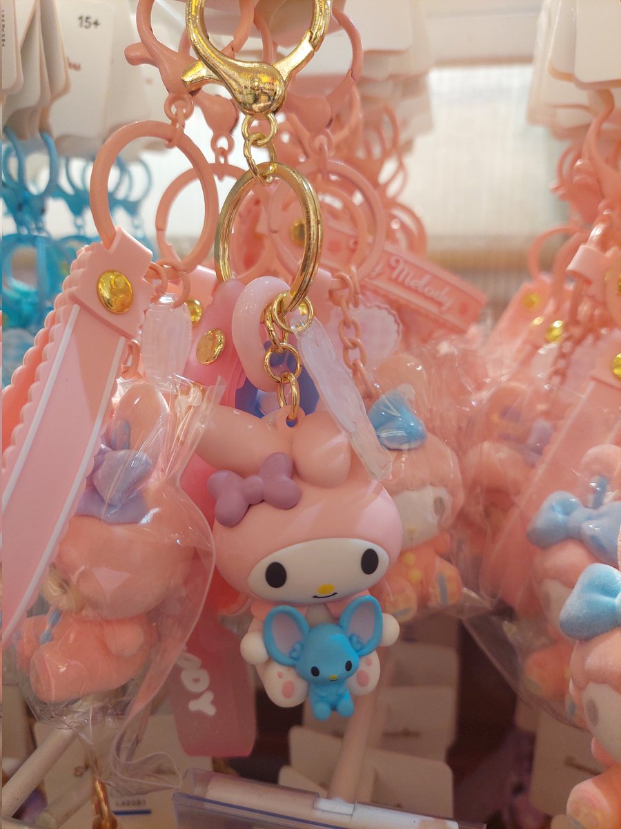 ChenVeren's tweet photo. Jastip Miniso x Sanrio 

See guys, keychain nya lucu-lucu 🤌
Yang mau langsung dilingkari ya
Jastip fee start 15k only!!!
Bisa shopee by req ya

#minisoxsanrio #miniso #SanRio #jastip #jastipminisoxsanrio #jastipwithme https://t.co/fywFiFRqnK